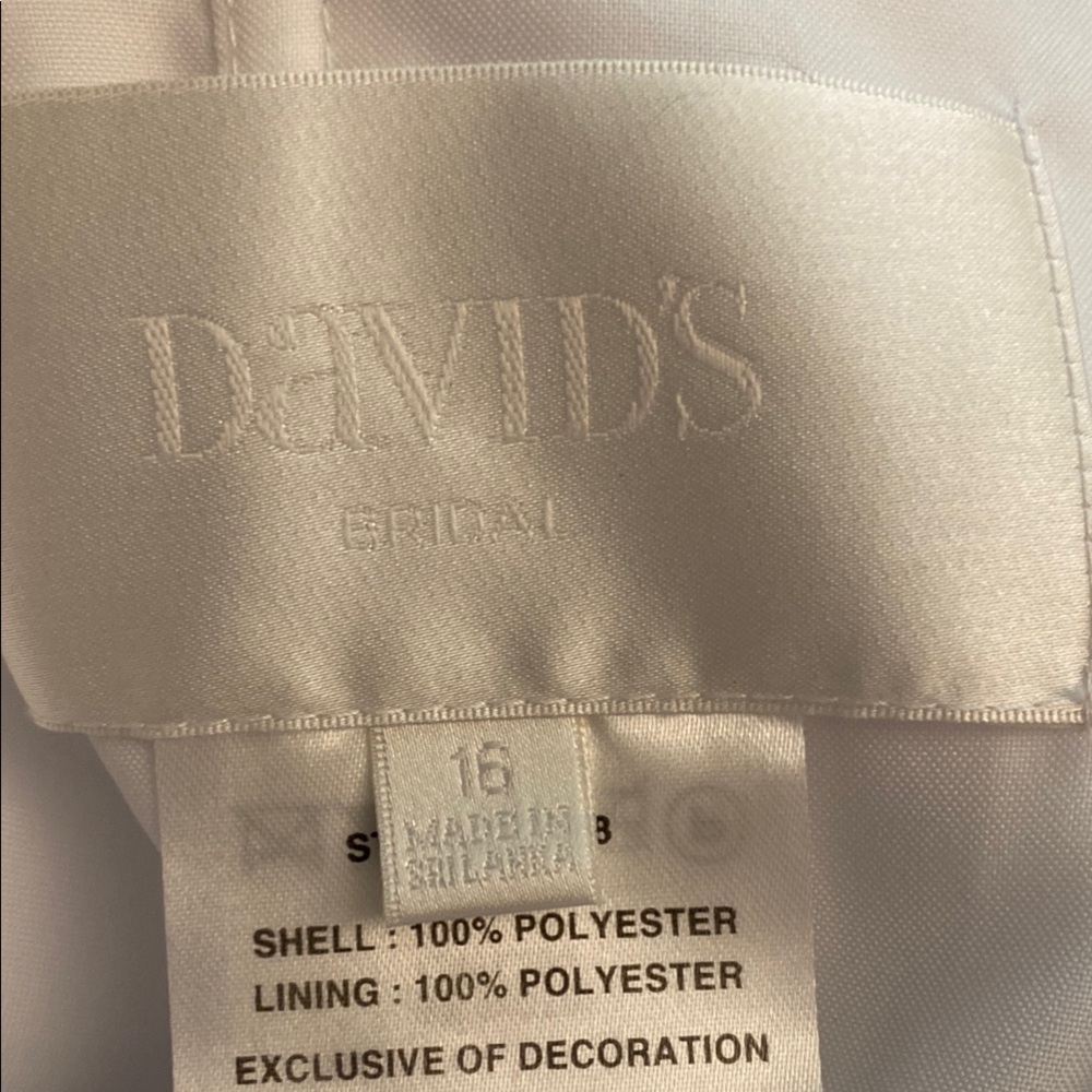 White Sleeveless Halter A-Line Wedding Gown - Picture 3 of 6